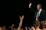 Francois Bayrou a Pau pour son dernier meeting. thumbnail