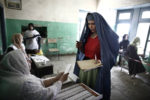 ELECTIONS PRESIDENTIELLES AFGHANES: VOTE DU 1ER TOUR A KABOUL. thumbnail