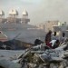 SEISME EN HAITI. PILLAGE DE COMMERCES DANS LA CAPITALE DE PORT-AU-PRINCE. thumbnail