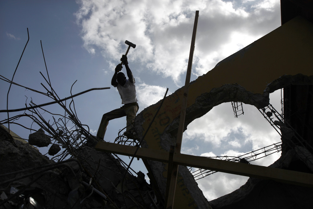 RECONSTRUCTION EN HAITI.