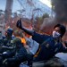 AFFRONTEMENT DES PARTISANTS DES CHEMISES ROUGES, QUI RECLAMENT LA DEMISSION DU GOUVERNEMENT DEPUIS PLUS DE 2 MOIS, ET LES FORCES MILITAIRES THAILANDAISES. thumbnail