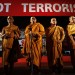 CRISE EN THAILANDE (SUITE): AFFRONTEMENT DES PARTISANTS DES CHEMISES ROUGES, QUI RECLAMENT LA DEMISSION DU GOUVERNEMENT DEPUIS PLUS DE 2 MOIS, ET LES FORCES MILITAIRES THAILANDAISES. thumbnail