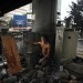 CRISE EN THAILANDE (SUITE): AFFRONTEMENT DES PARTISANTS DES CHEMISES ROUGES, QUI RECLAMENT LA DEMISSION DU GOUVERNEMENT DEPUIS PLUS DE 2 MOIS, ET LES FORCES MILITAIRES THAILANDAISES. thumbnail