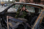 AFFRONTEMENTS ENTRE LES PARTISANTS DU PRESIDENT EGYPTIEN MOUBARAK ET LES MANIFESTANTS QUI OCCUPAIENT LA PLACE TAHRIR. thumbnail