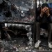 VIE QUOTIDIENNE SUR LES BARRICADES DE LA PLACE TAHRIR, AU CAIRE. thumbnail