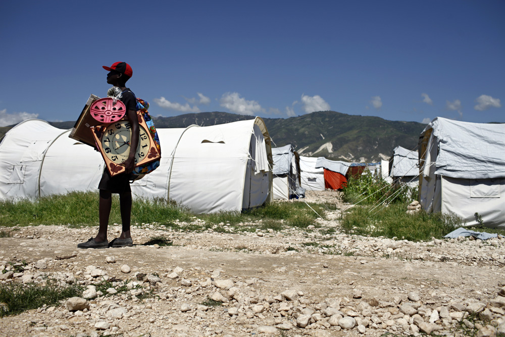 VIE QUOTIDIENNE EN HAITI 10 MOIS APRES LE SEISME/ DAILY LIFE IN HAITI 10 MONTHS AFTER THE EARTHQUAKE