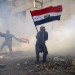 AFFRONTEMENTS SUR LA PLACE TAHRIR ENTRE LES FORCES DE L'ORDRE ET LES REVOLUTIONNAIRES POUR LE 5EME JOUR CONSECUTIF. thumbnail