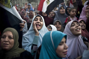 RASSEMBLEMENT SUR LA PLACE TAHRIR POUR DENONCER LE COUP INSTITUTIONNEL DES MILITAIRES AU POUVOIR. thumbnail
