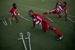 MATCH DE FOOTBALL ORGANISE POUR DES AMPUTES HAITIENS AYANT ETE VICTIMES DU SEISME DU 12 JANVIER 2010. thumbnail