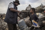 ACTION DE L'ASA, SOUTENUE PAR LA FONDATION RAOUL FOLLEREAU, POUR LA REINSERTION DE FAMILLES VENANT DE BIDONVILLES DANS LES CAMPAGNES. thumbnail