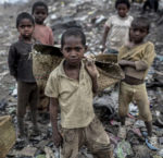 ACTION DE L'ASA, SOUTENUE PAR LA FONDATION RAOUL FOLLEREAU, POUR LA REINSERTION DE FAMILLES VENANT DE BIDONVILLES DANS LES CAMPAGNES. thumbnail