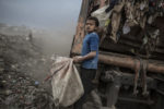 ACTION DE L'ASA, SOUTENUE PAR LA FONDATION RAOUL FOLLEREAU, POUR LA REINSERTION DE FAMILLES VENANT DE BIDONVILLES DANS LES CAMPAGNES. thumbnail