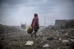 ACTION DE L'ASA, SOUTENUE PAR LA FONDATION RAOUL FOLLEREAU, POUR LA REINSERTION DE FAMILLES VENANT DE BIDONVILLES DANS LES CAMPAGNES. thumbnail