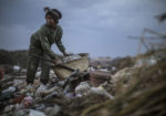 ACTION DE L'ASA, SOUTENUE PAR LA FONDATION RAOUL FOLLEREAU, POUR LA REINSERTION DE FAMILLES VENANT DE BIDONVILLES DANS LES CAMPAGNES. thumbnail