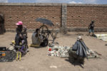 ACTION DE L'ASA, SOUTENUE PAR LA FONDATION RAOUL FOLLEREAU, POUR LA REINSERTION DE FAMILLES VENANT DE BIDONVILLES DANS LES CAMPAGNES. thumbnail