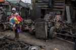 ACTION DE L'ASA, SOUTENUE PAR LA FONDATION RAOUL FOLLEREAU, POUR LA REINSERTION DE FAMILLES VENANT DE BIDONVILLES DANS LES CAMPAGNES. thumbnail