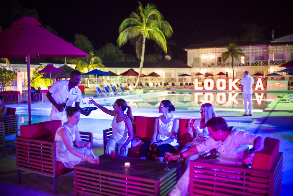 INAUGURATION DE L'HOTEL ROYAL DECAMERON INDIGO BEACH.