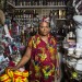 PORTRAITS DE VENDEURS AU MARCHE EN FER, PORT-AU-PRINCE. thumbnail