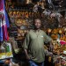 PORTRAITS DE VENDEURS AU MARCHE EN FER, PORT-AU-PRINCE. thumbnail