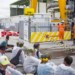 ACTION DE BLOCAGE DU CHANTIER DU GRAND PARIS PAR LE COLLECTIF POUR LES TERRES DE GONESSE. thumbnail