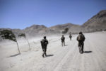 PATROUILLE DU 3EME RIMA DANS LE VILLAGE DE TAGAB, DANS LA VALLEE DE LA KAPISA. thumbnail