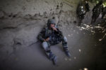 PATROUILLE DU 3EME RIMA DANS LE VILLAGE DE TAGAB, DANS LA VALLEE DE LA KAPISA. thumbnail