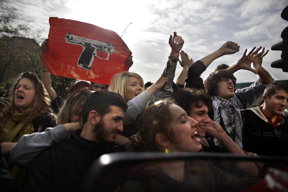 9EME JOURNEE DE MANIFESTATION A ATHENES SUITE A LA MORT DU JEUNE ALEXIS GRIGOROPOULOS TUE PAR LA POLICE IL Y A UNE SEMAINE.