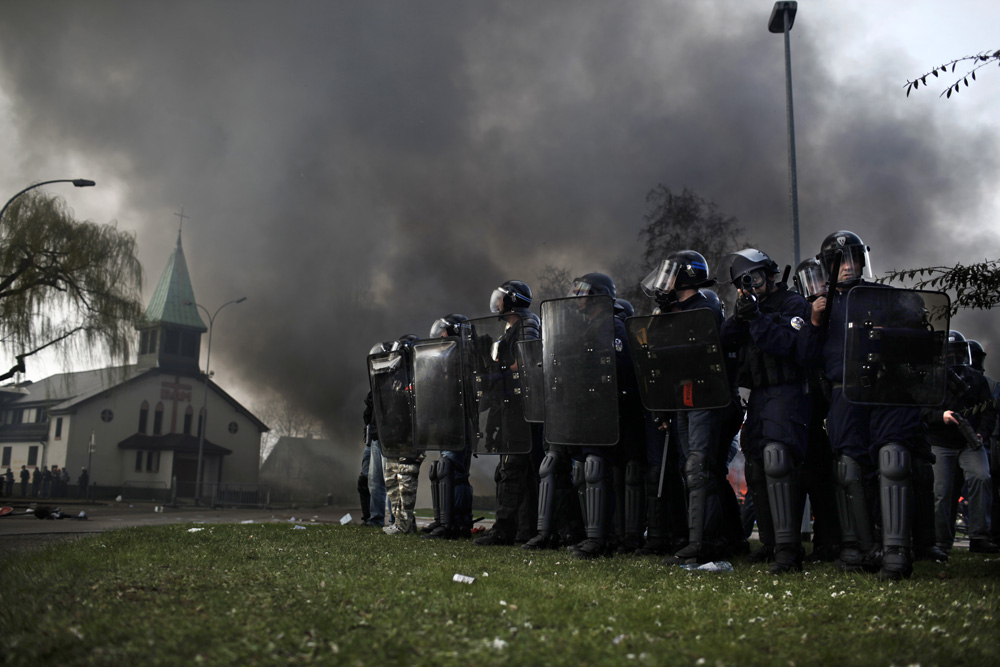 MANIFESTATION LORS DU CONTRE-SOMMET DE L'OTAN A STRASBOURG.