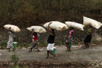 REPORTAGE: 2 MOIS APRES LE SEISME, DANS LA CAMPAGNE HAITIENNE. thumbnail