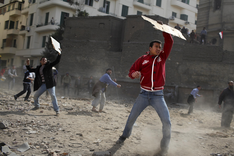 AFFRONTEMENTS ENTRE LES PARTISANTS DU PRESIDENT EGYPTIEN MOUBARAK ET LES MANIFESTANTS QUI OCCUPAIENT LA PLACE TAHRIR.