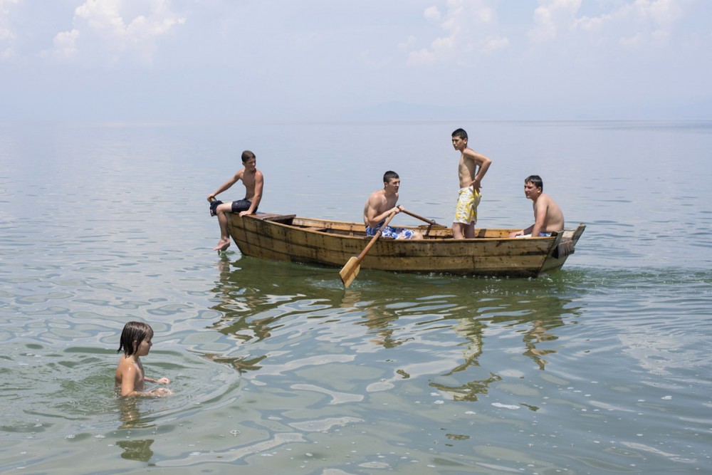 # DAILY LIFE IN ALBANIA / VIE QUOTIDIENNE EN ALBANIE #