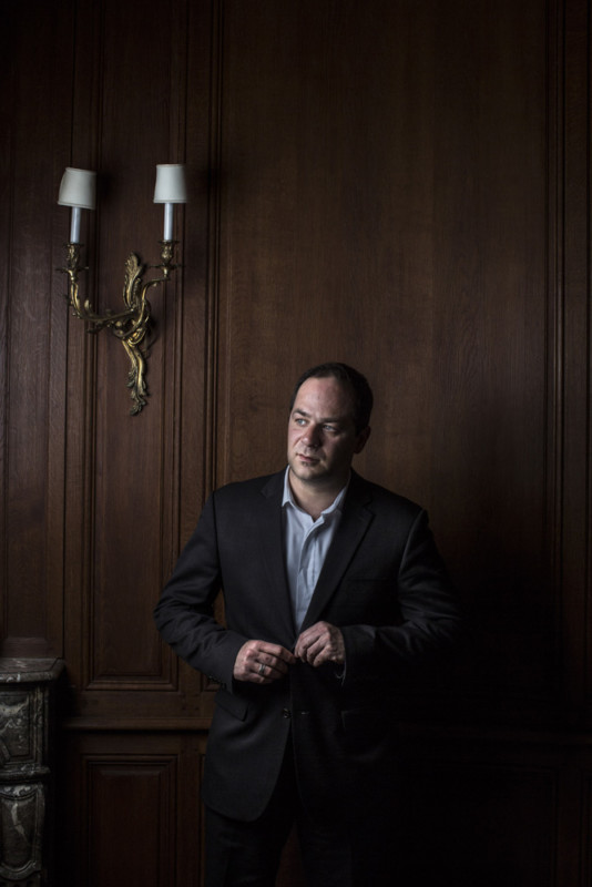 PORTRAIT DE EMMANUEL MAUREL, VICE-PRESIDENT DU CONSEIL GENERAL D'ILE-DE-FRANCE.