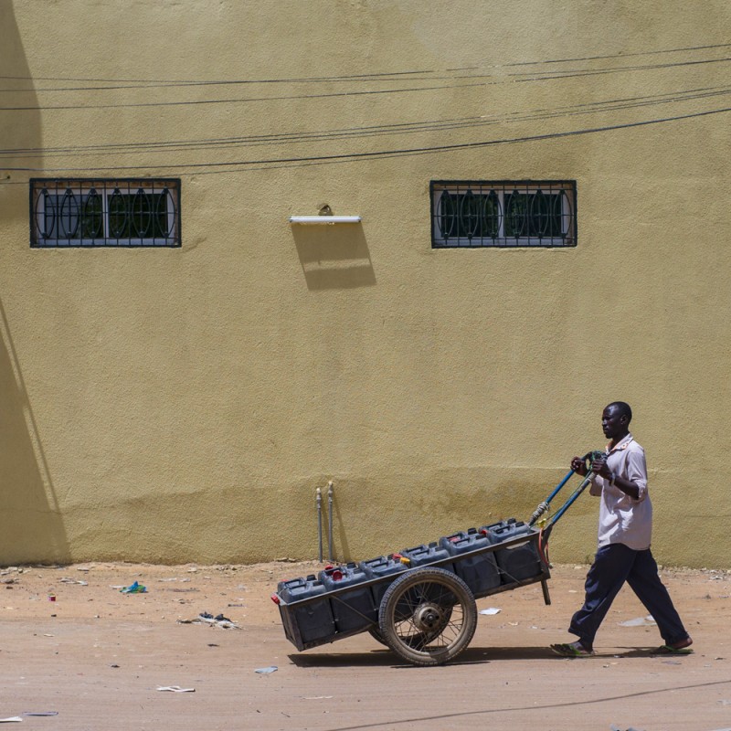 © Corentin Fohlen/ Divergence. Ndjamena, tchad. 28 mai 2014. Serie