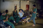 IMMERSION AUX URGENCES DE L'HOPITAL LARIBOISIERE A PARIS. thumbnail