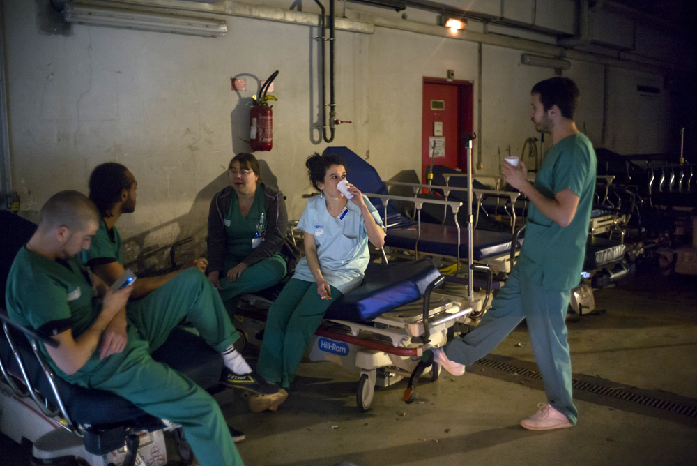 IMMERSION AUX URGENCES DE L'HOPITAL LARIBOISIERE A PARIS.