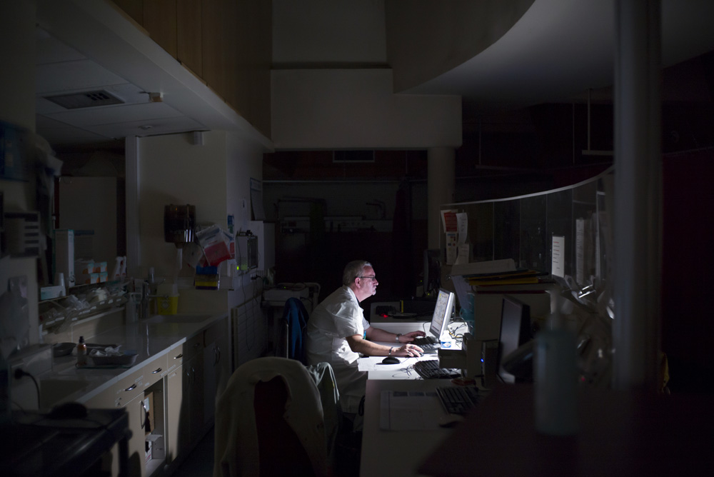 IMMERSION AUX URGENCES DE L'HOPITAL LARIBOISIERE A PARIS.