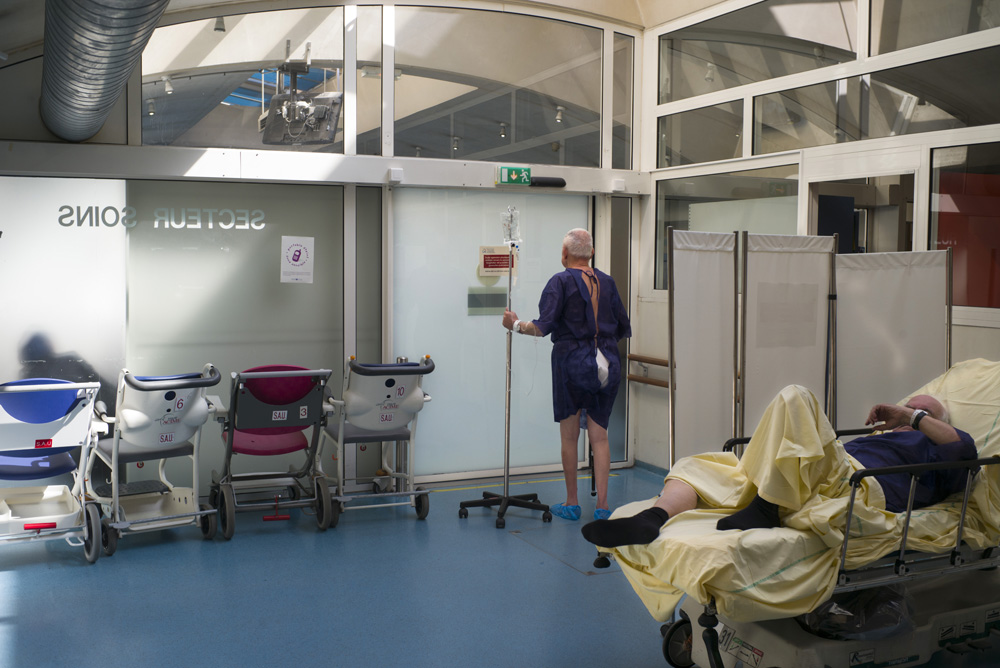 IMMERSION AUX URGENCES DE L'HOPITAL LARIBOISIERE A PARIS.