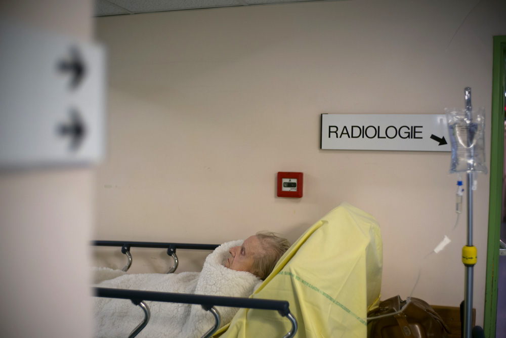 IMMERSION AUX URGENCES DE L'HOPITAL LARIBOISIERE A PARIS.