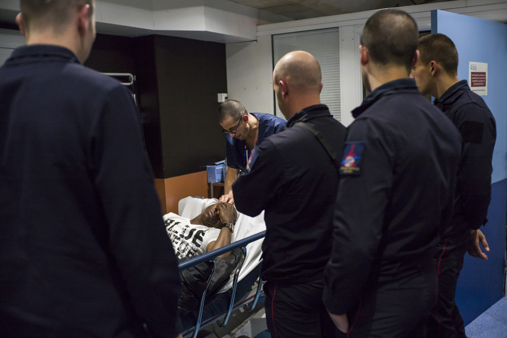 IMMERSION AUX URGENCES DE L'HOPITAL LARIBOISIERE A PARIS.