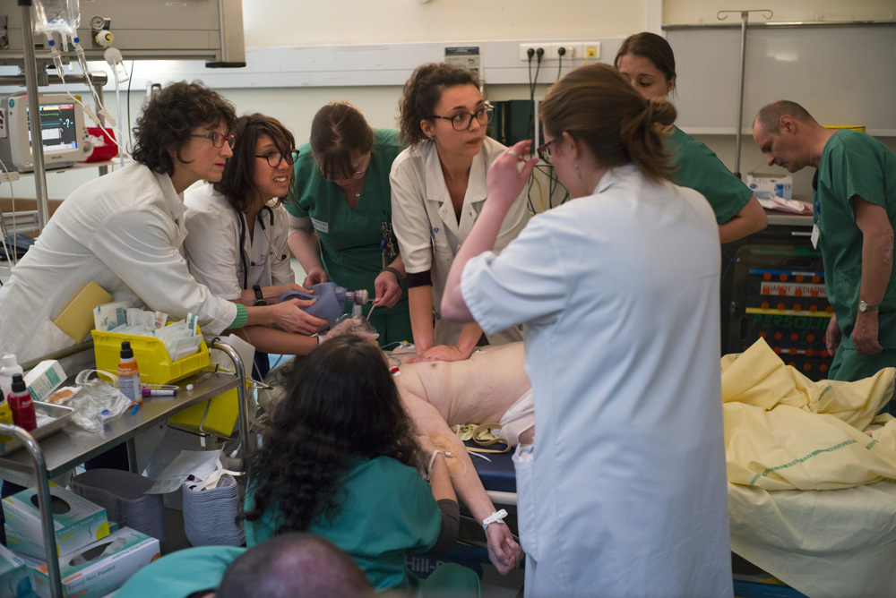 IMMERSION AUX URGENCES DE L'HOPITAL LARIBOISIERE A PARIS.