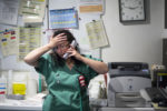 IMMERSION AUX URGENCES DE L'HOPITAL LARIBOISIERE A PARIS. thumbnail