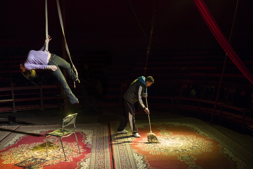 LES COULISSES DU CIRQUE ROMANES.