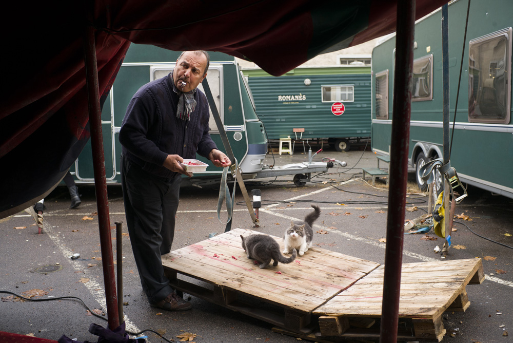 LES COULISSES DU CIRQUE ROMANES.