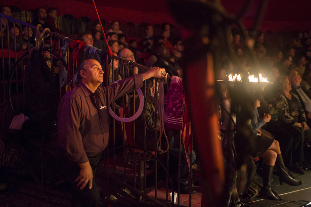 LES COULISSES DU CIRQUE ROMANES.