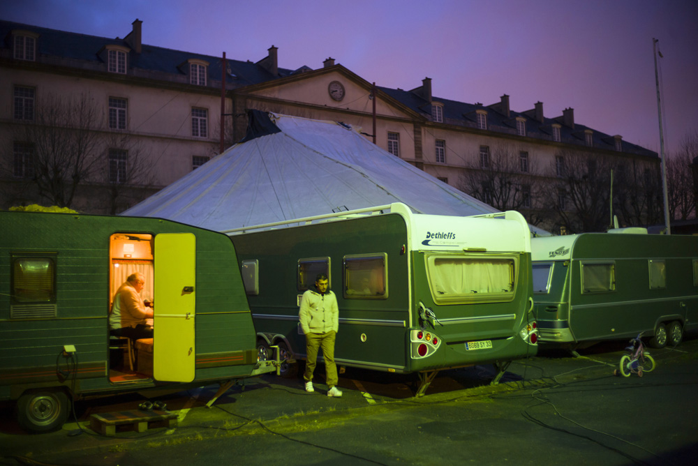 LES COULISSES DU CIRQUE ROMANES.