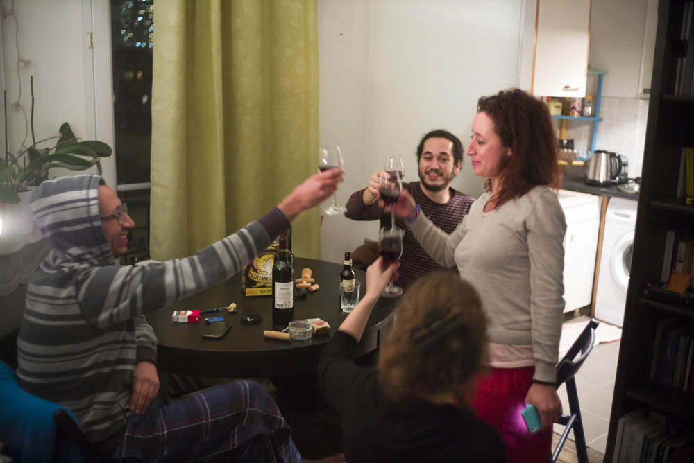 SAMI ET SABRINE, JEUNE COUPLE DE TUNISIENS, REFUGIES EN FRANCE.