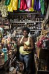 PORTRAITS DE VENDEURS AU MARCHE EN FER, PORT-AU-PRINCE. thumbnail