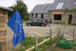 REPORTAGE SUR UNE  CANDIDATE AUX LEGISLATIVES 2017, SANDRINE LE FEUR, DANS LE FINISTERE. thumbnail