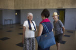 REPORTAGE SUR UNE  CANDIDATE AUX LEGISLATIVES 2017, SANDRINE LE FEUR, DANS LA 4EME CIRCONSCRIPTION DU FINISTERE. thumbnail