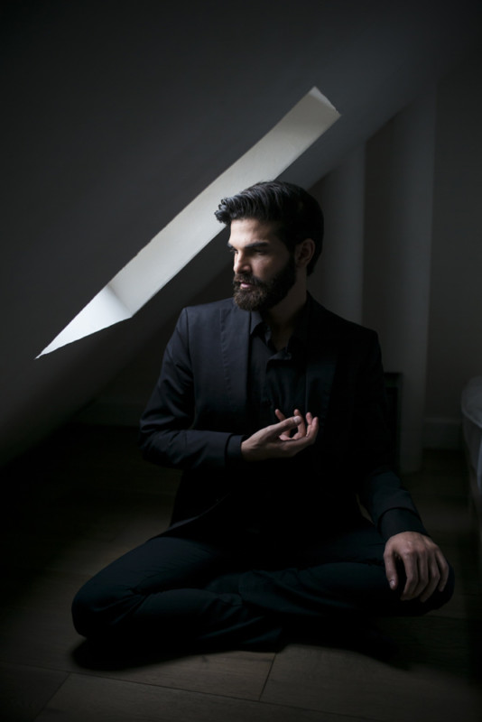 PORTRAIT DU COMEDIEN ET CHANTEUR LIBANAIS, MIKE MASSY